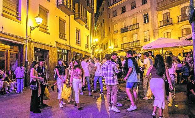 «Pediría a los jóvenes que beban en los bares y después se vayan a sus casas»