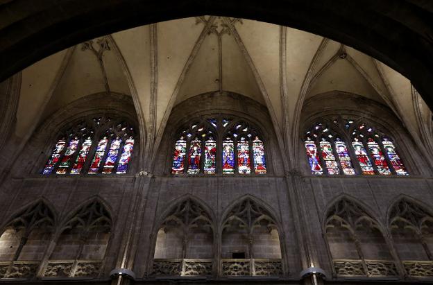 La Catedral urge al ministerio la restauración de las vidrieras sur tras más de diez años de espera
