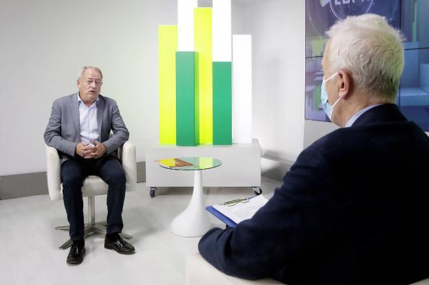 Martín, dispuesto a analizar los datos si dicen que dos carriles son lo mejor para el tráfico en el Muro