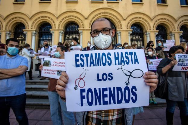 Los médicos consideran «un fracaso» el plan de mejora de Primaria y urgen medidas «efectivas»