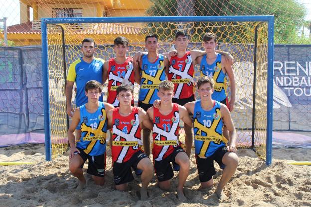 Asturias se mete en la élite del balonmano playa