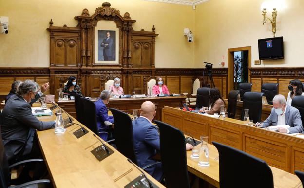 El Pleno de Gijón pide al Gobierno declarar los toros «maltrato animal»