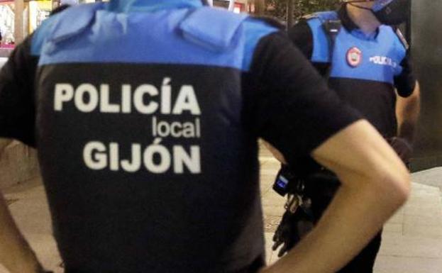 Multa de 1.440 euros para una gijonesa que deseó la muerte de policías locales