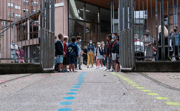 Asturias pierde 43 aulas de Infantil y Primaria y gana 39 en ESO y Bachiller