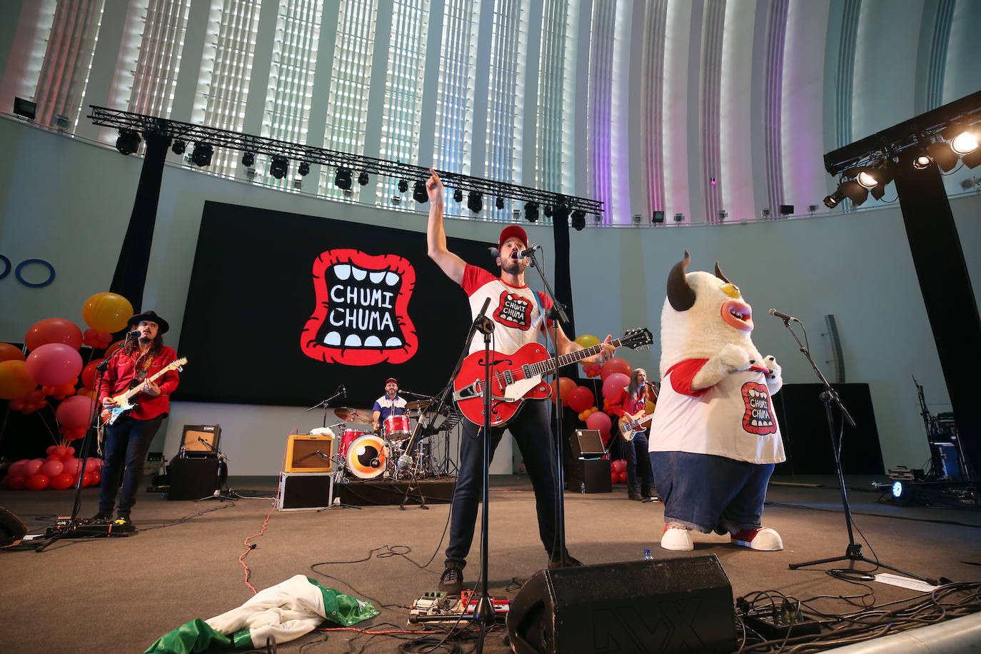 'Chumi' y 'Chuma' hacen las delicias de los más pequeños de Oviedo