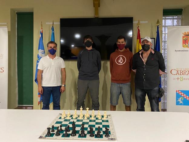 La afición por el ajedrez crece en Cabranes