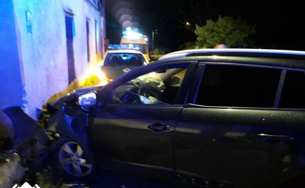 Herida tras chocar contra el muro de una vivienda en Tapia de Casariego