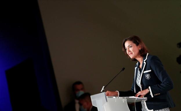 Reyes Maroto se disculpa: «Ya habrá tiempo para hablar del turismo»