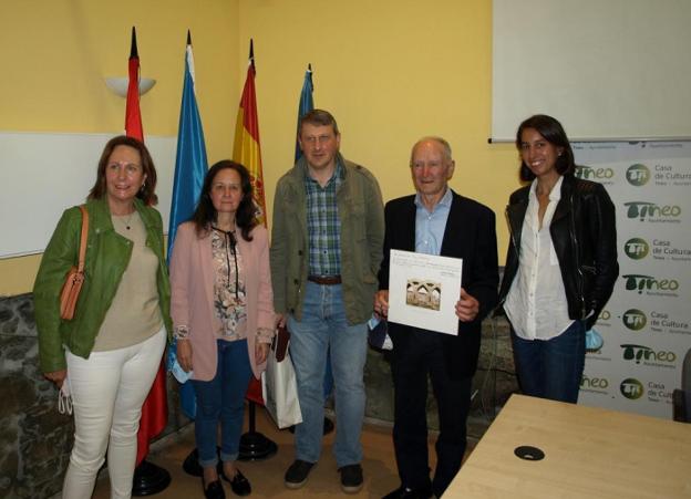 «Emilio José ha creado un paisaje cultural que proyecta el patrimonio de Tineo»
