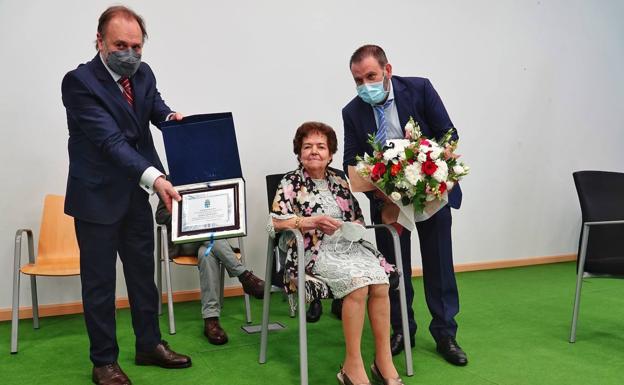 Onís reconoce a la hostelera Rosita Morán como hija predilecta