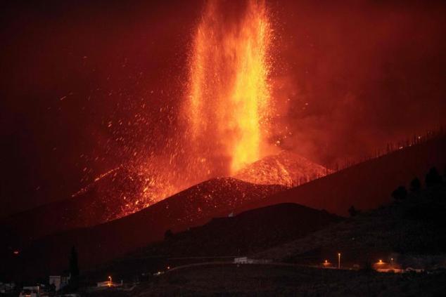 La erupción del volcán Cumbre Vieja, en imágenes