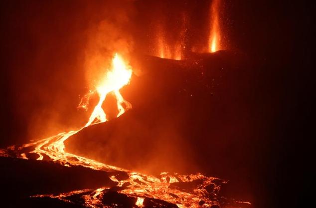 El volcán Cumbre Vieja no deja de rugir