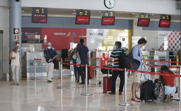 Asturias ganará rutas aéreas en invierno al sumar vuelos a París y Fuerteventura