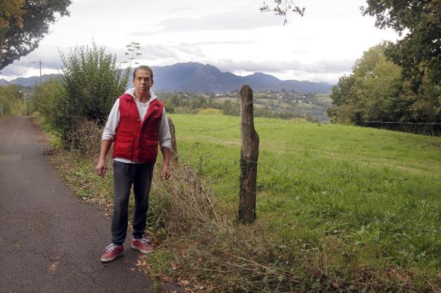 «Nadie mira para nosotros, yo mismo desbrozo el camino»