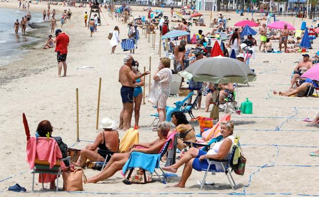 España recibió en agosto la mitad de turistas internacionales que en 2019