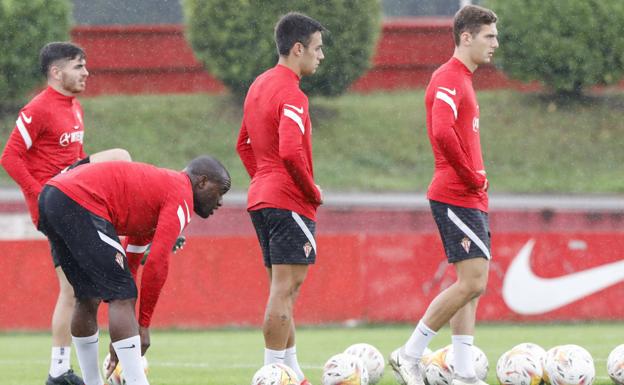 Los abonados del Sporting podrán apoyar al equipo en último entrenamiento antes del derbi