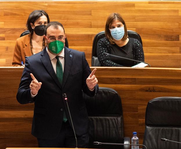 Adrián Barbón afirma que «jamás» habrá formación bilingüe en asturiano