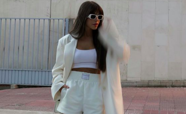 De aeropuerto en aeropuerto: 4 outfits cómodos para viajar este otoño