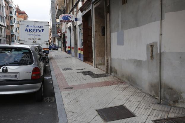«Se abalanzó sobre mí con un cuchillo, lo único que hice fue quitarle de encima»