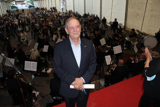 Avellana de Oro al «maestro en el amor a la música coral»