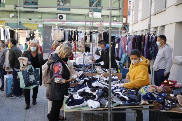 «Teníamos ganas de que el mercadillo regresara al centro»