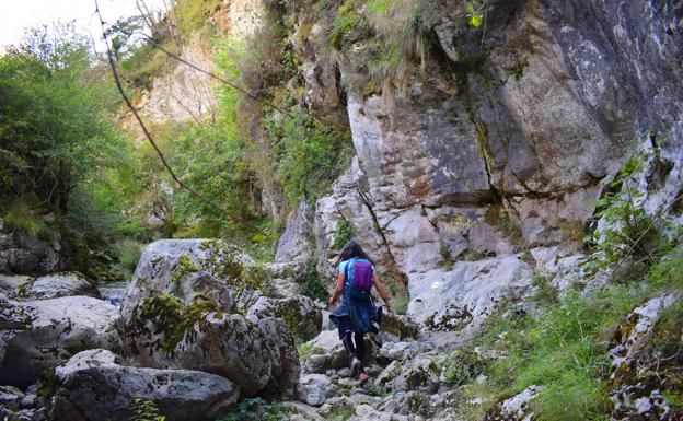 Las mejores rutas de los grupos de montaña asturianos para el fin de semana