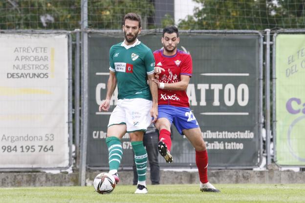 Juan Cueto reconcilia al Ceares con la victoria (1-0)