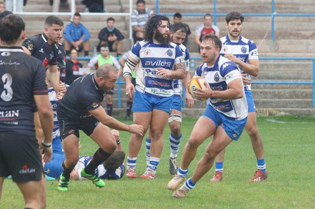 El Pasek Belenos da un primer gran paso frente al Zarautz (49-16)