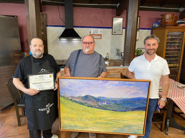 Isidro Martínez recibió el premio al Mejor arroz con leche del festival de Cabranes
