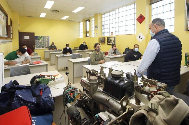 El transporte asturiano, con falta de conductores