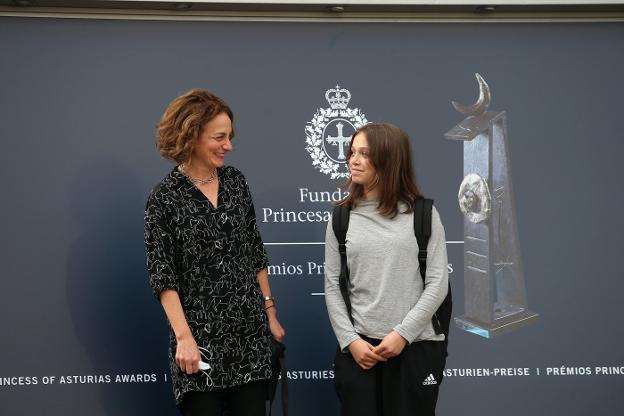 Lucy Lake y Drew Weissman ya están en Oviedo