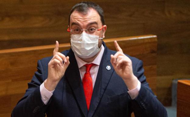 Barbón confirma que el asturiano no será lengua vehicular «ni se exigirá para acceder a la función pública»