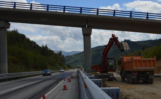 Delia Losa asegura que las obras de la A-63 finalizarán «en los plazos previstos»
