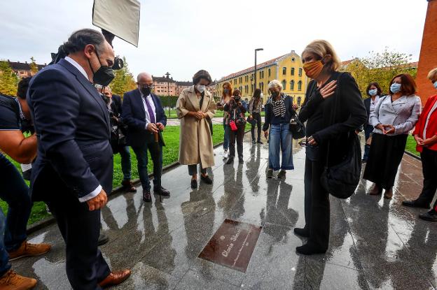 Lágrimas de emoción de Gloria Steinem en la Universidad de Oviedo