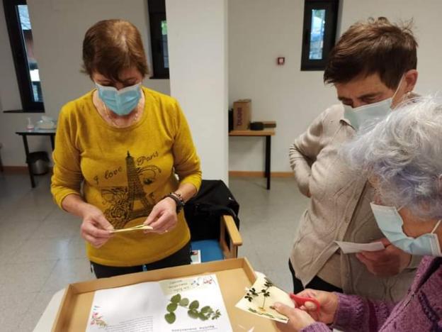 Las mujeres de los Oscos crean un herbario con plantas de la Reserva de la Biosfera