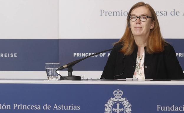 Sarah Gilbert: «En virus respiratorios las vacunas podrían administrarse con un aerosol»