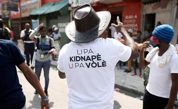 «Las pandillas en Haití surgen de bandas que los políticos arman para ganar elecciones»