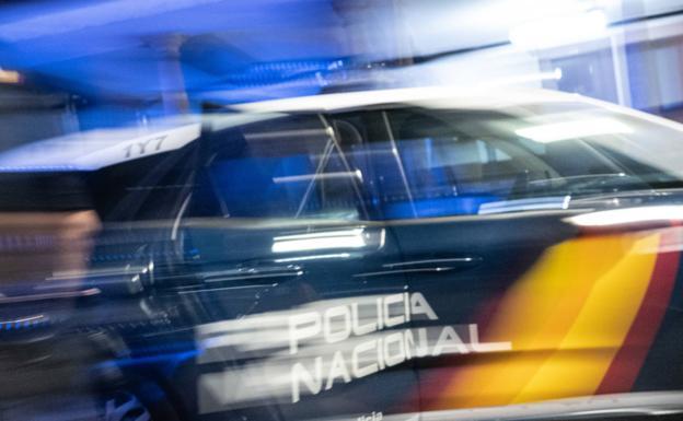 Detenido un vecino de Siero por robar material de vehículos en un garaje de Gijón