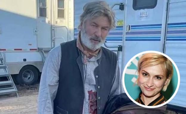 Alec Baldwin dice que no apretó el gatillo del arma que mató a su compañera