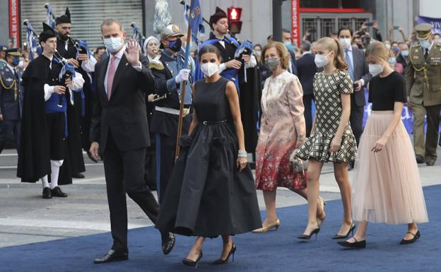 Vídeo | Desfile de elegancia en la alfombra azul de los Premios Princesa de Asturias