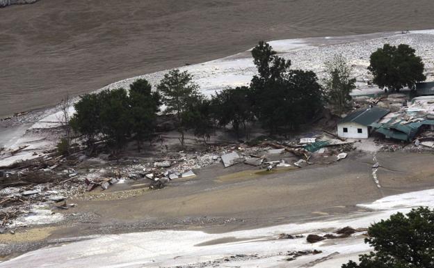 Las fuertes inundaciones en India y Nepal dejan 165 muertos