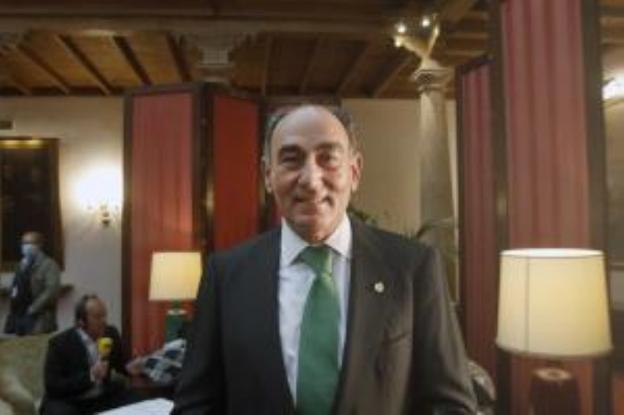 «Si el Gobierno impone más costes en la luz, habría que repercutirlos»