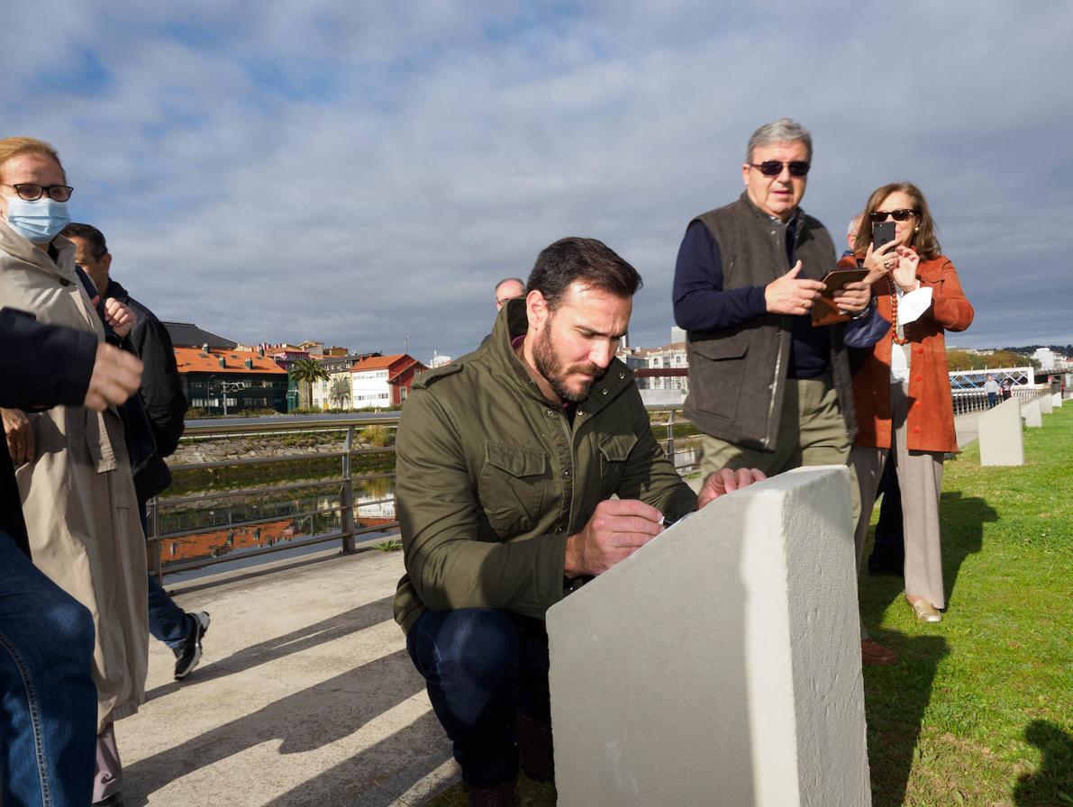 Firmas ilustres en el 'paseo del colesterol' de Avilés