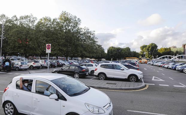 Los principales aparcamientos públicos del casco urbano siguen sin alcanzar el lleno