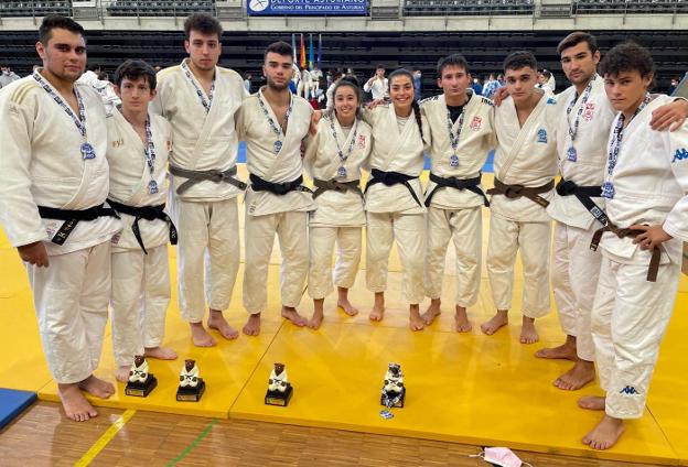 El Judo Avilés domina el regional absoluto en casa