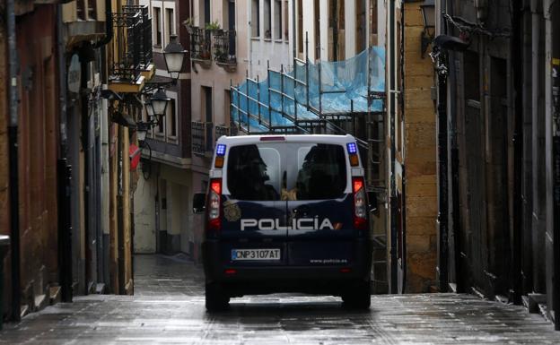 Retiran la acusación contra un hombre que se saltó nueve veces el primer confinamiento en Oviedo