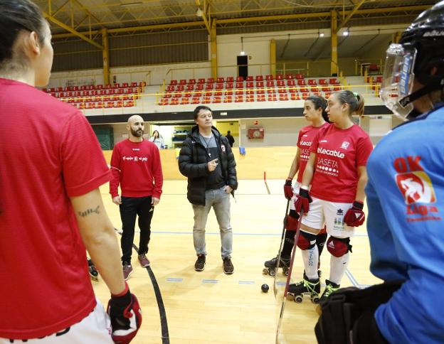 «Hay que vivir y sacrificarse un poco para el hockey»