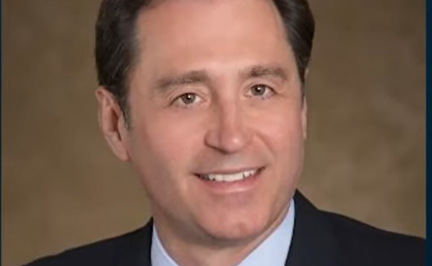 Recibe una indemnización millonaria tras ser despedido por ser «hombre y blanco»