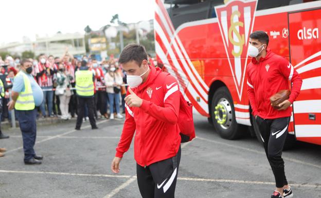 Vídeo | Aplausos y vítores para recibir al Sporting en Lugo