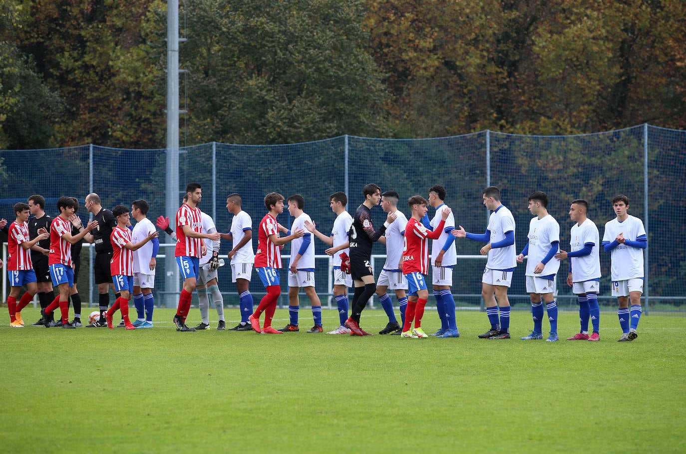 Las mejores imágenes del partido Oviedo juvenil - Sporting